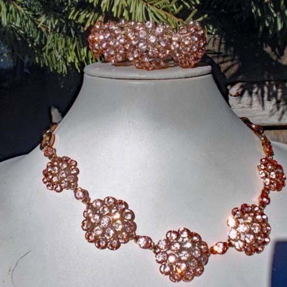 Anne Klein vintage Rose Pink necklace and bracelet - Picture 2 of 5